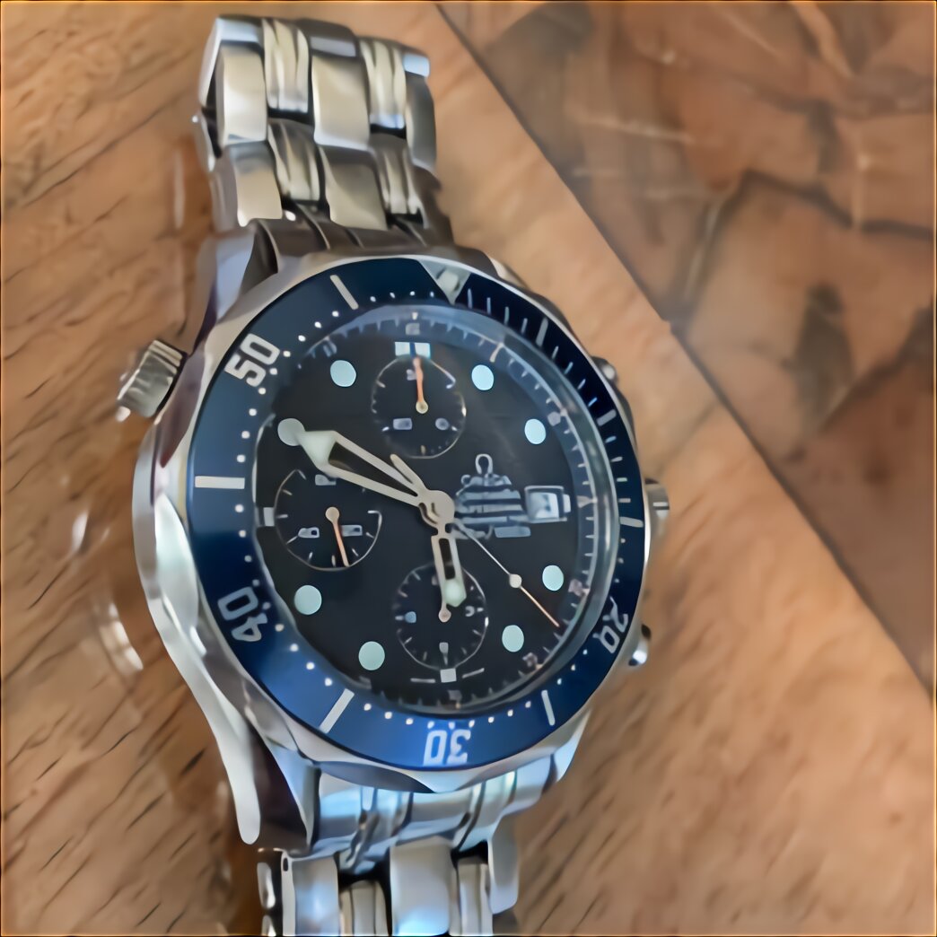 omega seamaster moon phase