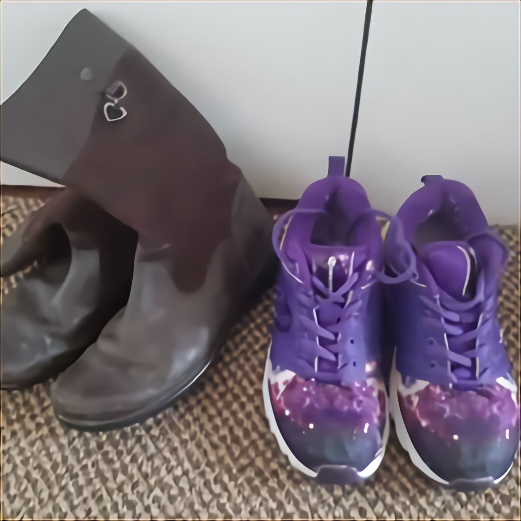 purple shoe polish clarks