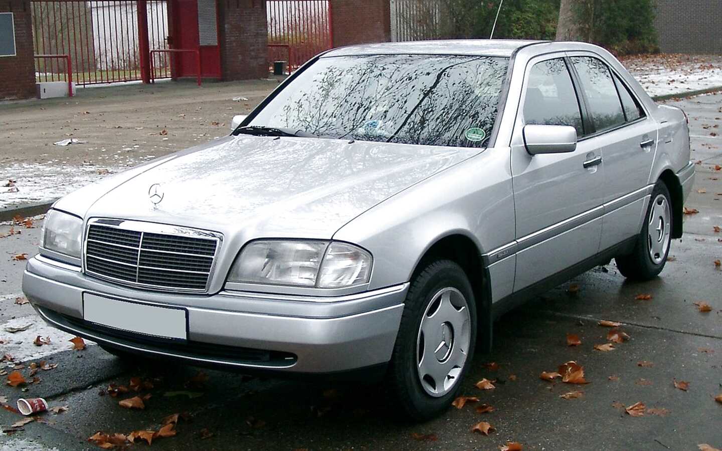 Фото mercedes w202