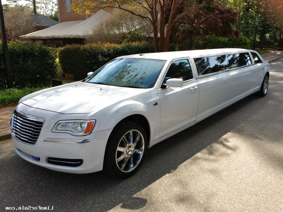 Chrysler limo seen