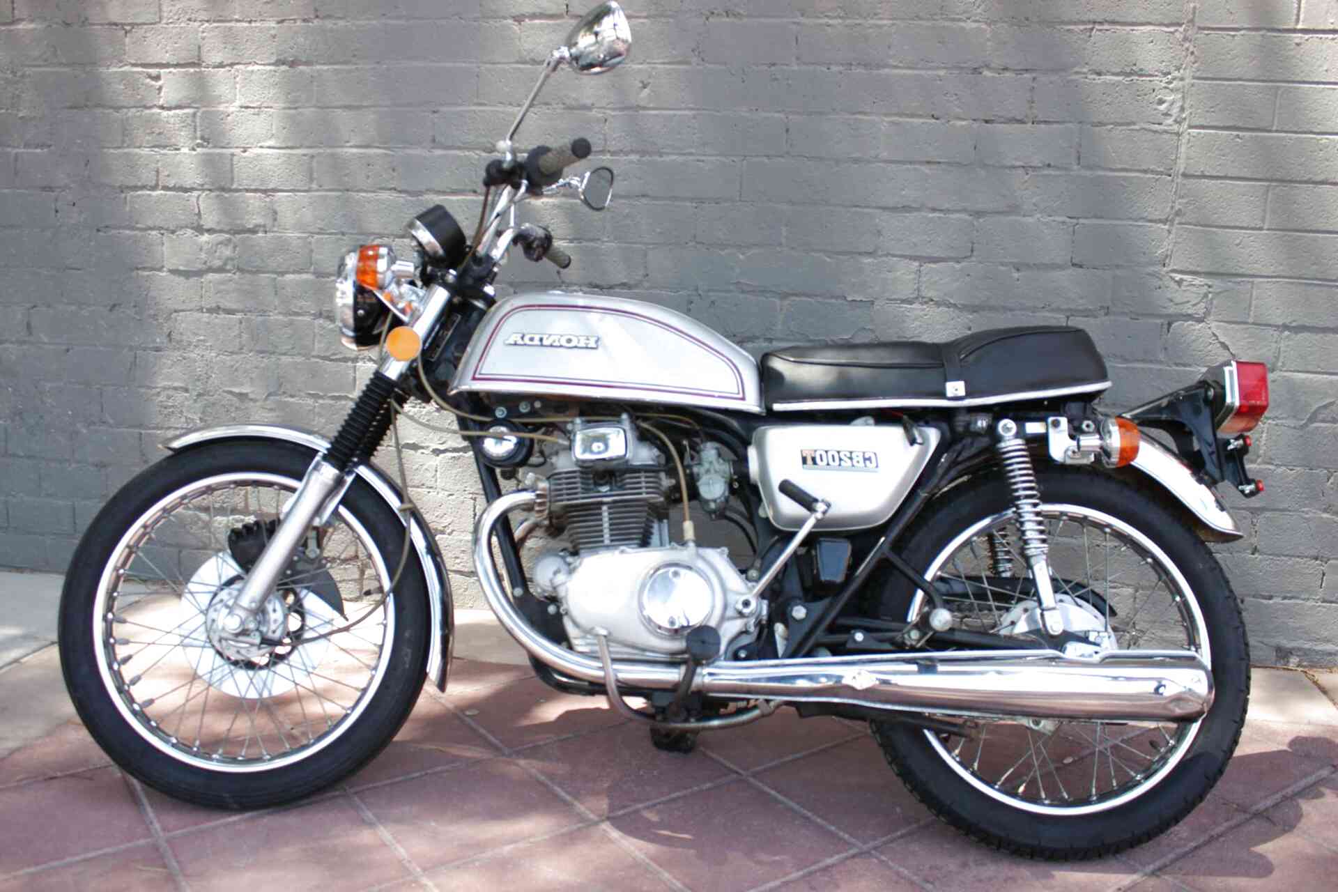 Honda cb 200 x