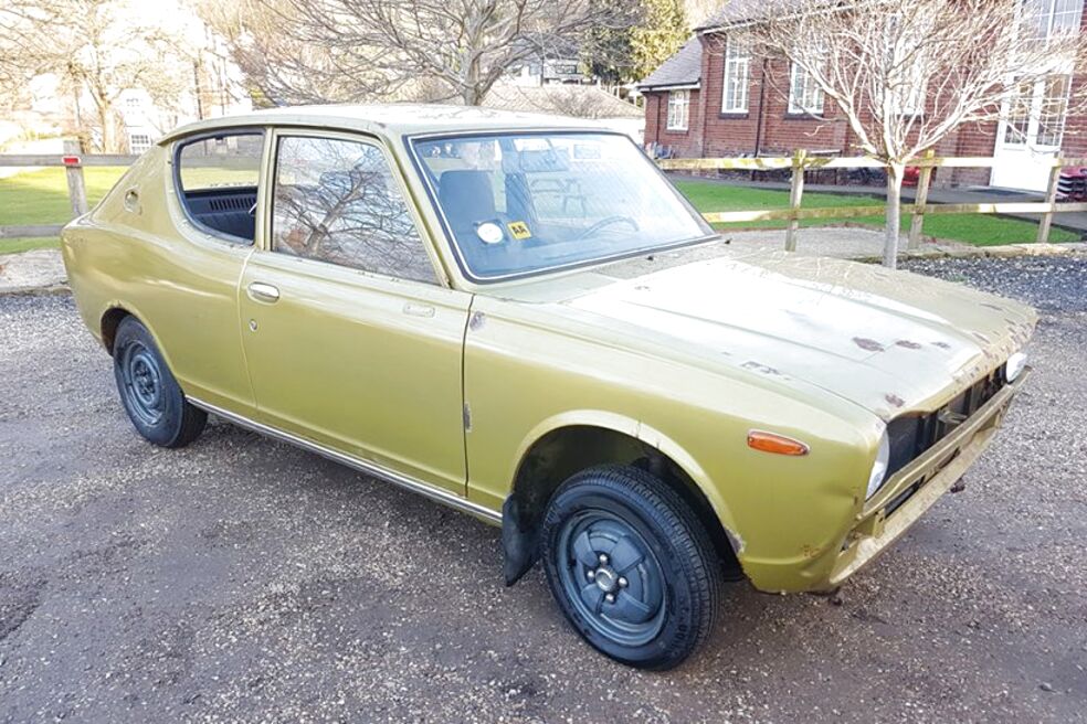 Datsun 100a из бумаги