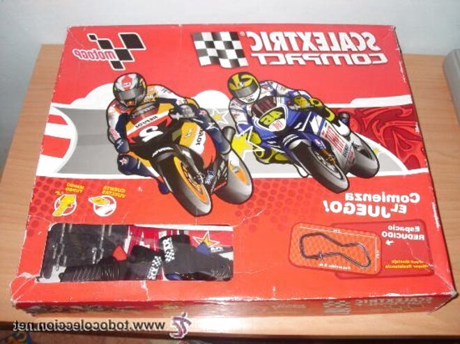 scalextric moto gp motorbikes circuit 1 set