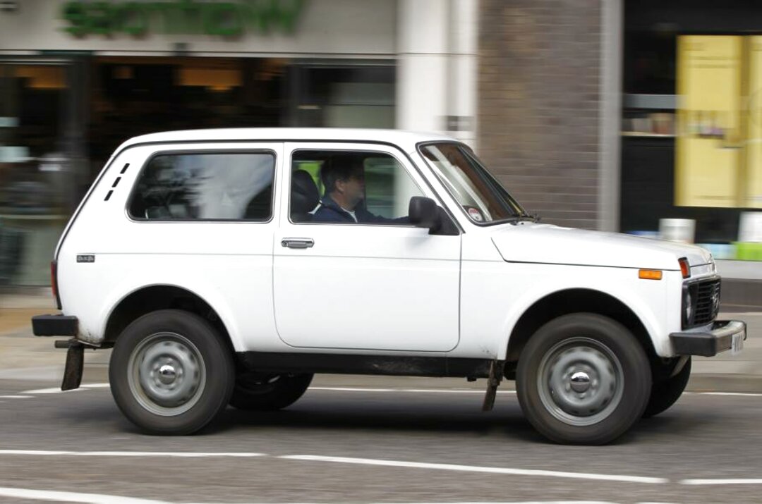 Lada niva cossack