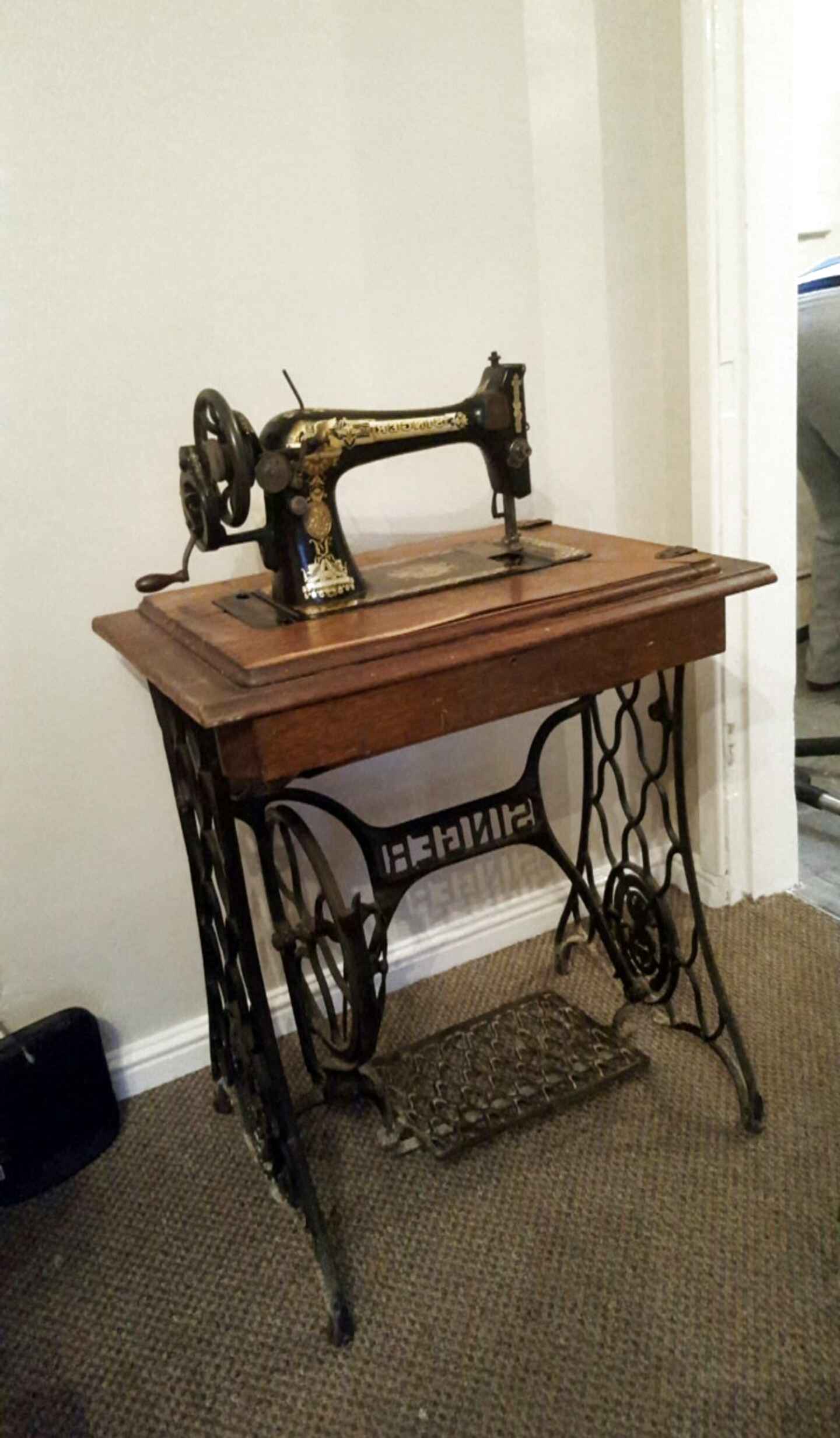 Old Singer Sewing Machine Table for sale in UK | 26 used Old Singer ...