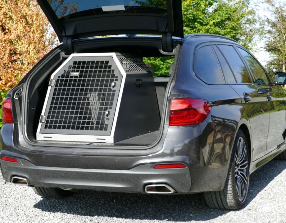 bmw 5 series touring dog guard