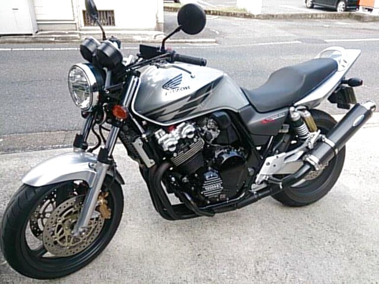 Honda cb400 vtec 3