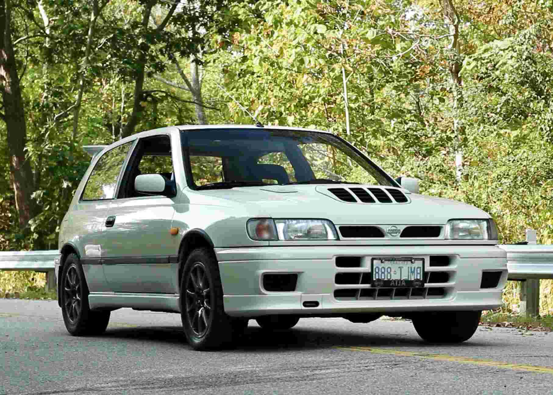 Nissan pulsar gti r