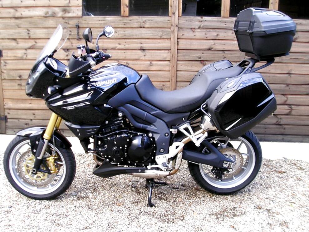 triumph tiger 1050 luggage