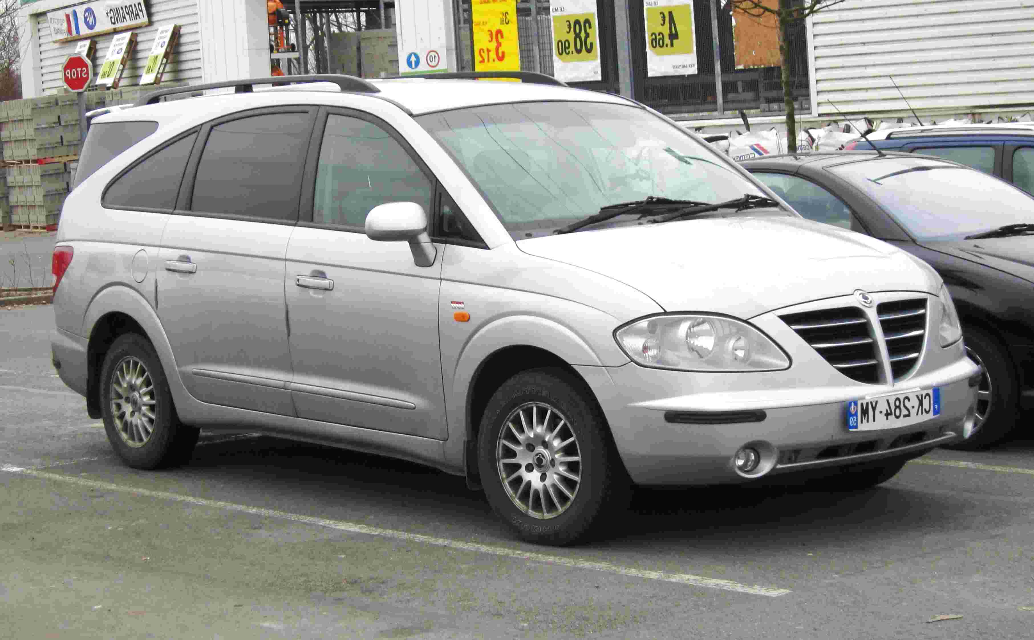 Rodius ssangyong 2