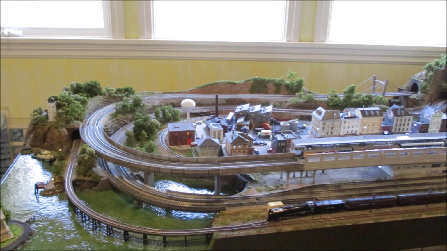 o gauge model train layouts for sale