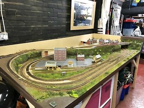 second hand 00 gauge model railway sale