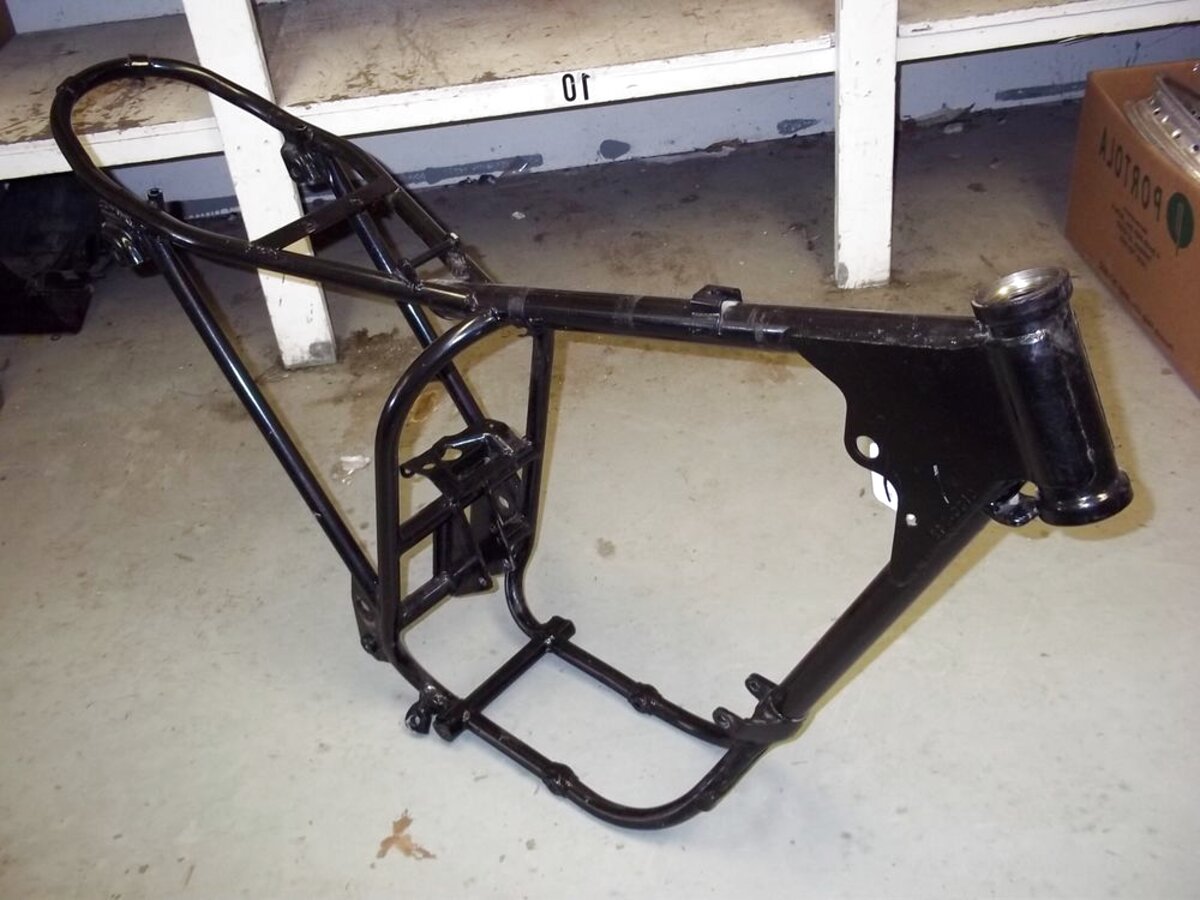 BSA C15 Frame