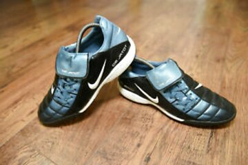 nike total 90 astro trainers 